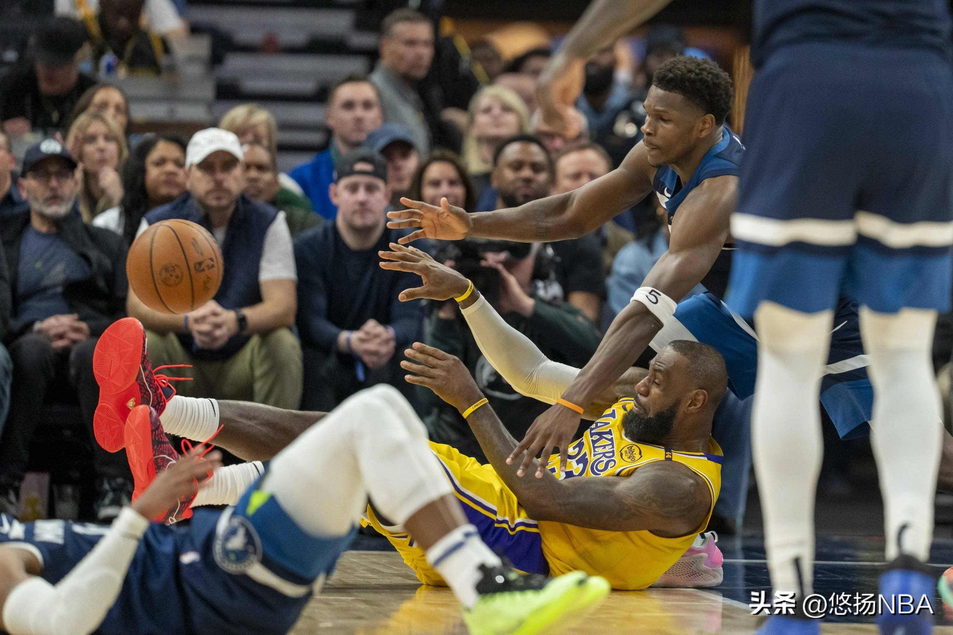 包含NBA季后赛清晨走向成谜；布鲁克林篮网篮板制胜；压力陡增；高层口径保持一致的词条