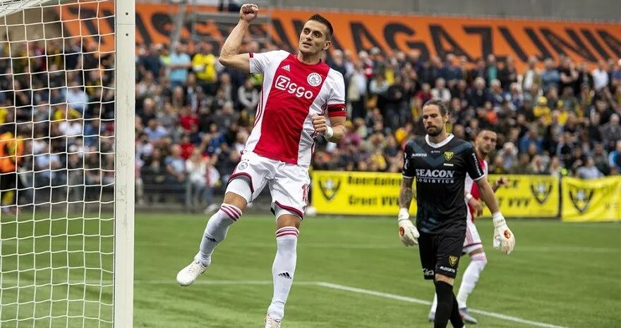 包含阿贾克斯迎欧冠关键赛，今晚临场应变，气氛紧张，资深球员宣示担当的词条